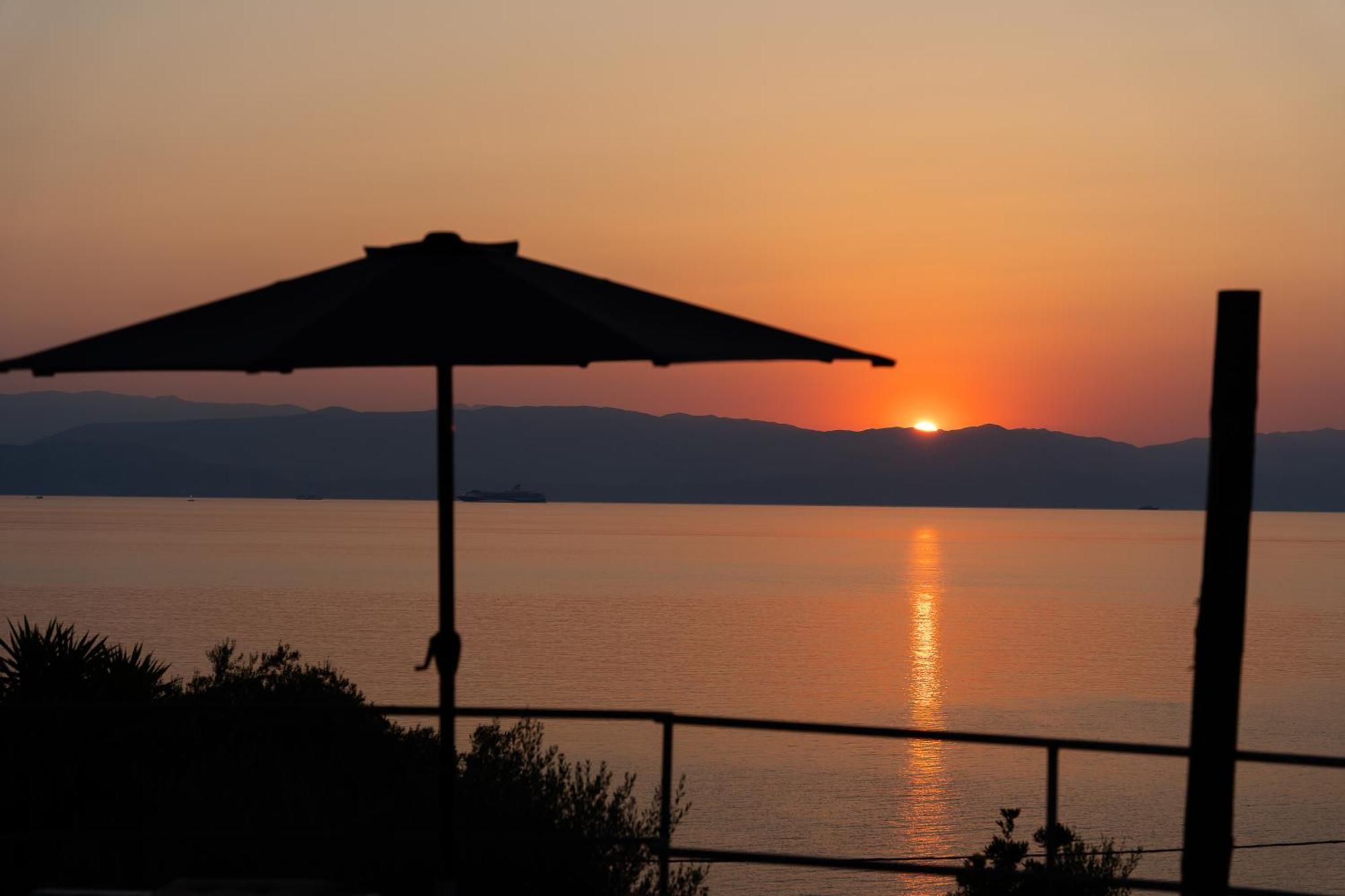 Antares Boutique Guesthouse Πέραμα Εξωτερικό φωτογραφία